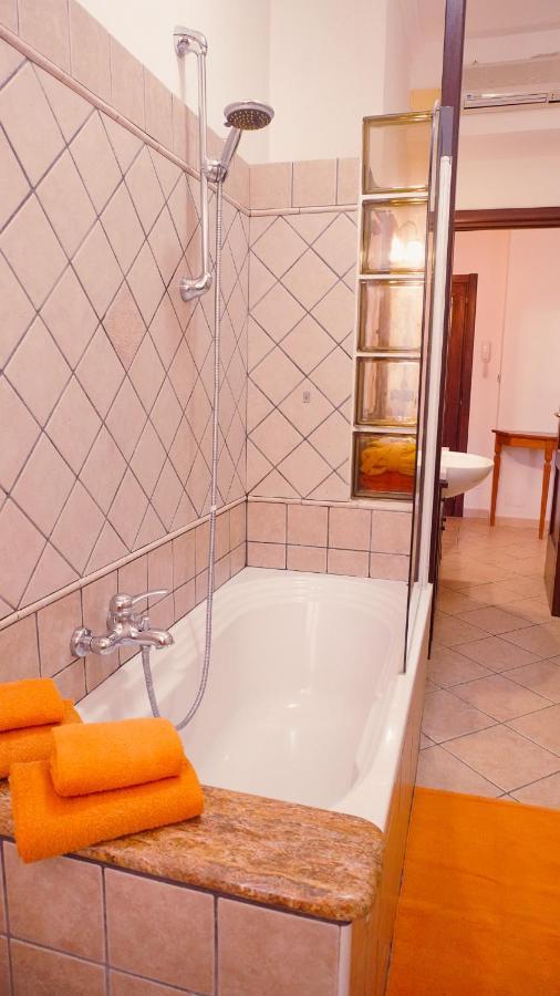 Pm 12 Via Achille Grandi Guest House Alguer Exterior foto